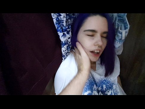 ❤️ Gjeta motrën time në dollap dhe e ndihmova të përfundonte ☑ Porno shtëpie tek ne